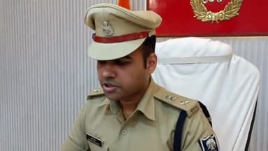 गोपालगंज: गोपालगंज पुलिस ने छह माह में 9254 लोगों को विभिन्न मामले में किया गया गिरफ्तार, भारी मात्रा में शराब को भी हुआ है जब्त।