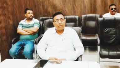 बिलासपुर: नगरपालिका कार्यालय परिषद बिलासपुर में नवनियुक्त EO राजेन्द्र प्रसाद ने सम्भाला कार्यभार, कहा-विकास पहली प्राथमिकता