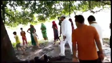 त्योंथर: अतरैला गांव में आकाशीय बिजली गिरने से 2 दर्जन से ज़्यादा बकरियों की हुई मौत