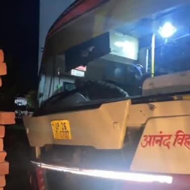 धनौरा: एसपी अमरोहा के आदेश पर गजरौला चौपला पर पुलिस ने चलाया चेकिंग अभियान 12 डग्गामार बसों को किया सीज