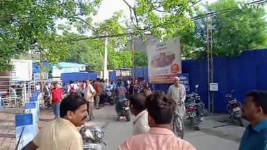 गोपालगंज: बाइक सवार अपराधियों की फायरिंग में तुरकहा टोला गांव में 2 लोग हुए घायल, सदर अस्पताल से 1 गंभीर घायल हुआ गोरखपुर रेफर