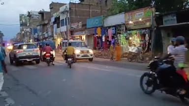 बेतिया: छावनी सहित विभिन्न इलाकों में बेतिया पुलिस ने की छापेमारी, 46 अभियुक्तों को किया गया गिरफ्तार