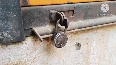 आगर: बैजनाथ में महादेव मंदिर के पीछे स्थित दुकान से अज्ञात चोरों ने करीब ₹25000 का माल किया चोरी, घटनास्थल पर पहुंची पुलिस