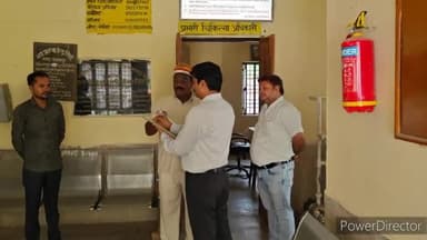 बलरामपुर: जिलाधिकारी द्वारा प्राथमिक स्वास्थ्य केंद्र से सिसई का औचक निरीक्षण कर दिया गया आवश्यक दिशा निर्देश