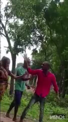 प्रतापगढ़: रैय्यापुर गांव में दो पक्षों में जमीनी रंजिश के चलते हुई मारपीट, घटना का वीडियो हुआ वायरल