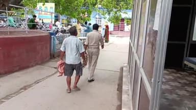 गोपालगंज: नगर थाने की पुलिस ने लखपतिया मोड़ से शराब के साथ एक व्यक्ति को किया गिरफ्तार,सदर अस्पताल में मेडिकल जांच के बाद भेजा जेल