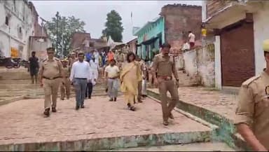 @रायबरेली जिलाधिकारी महोदया व पुलिस अधीक्षक रायबरेली द्वारा श्रावण मास कावड़ यात्रा के अवसर पर सुरक्षा व्यवस्था के दृष्टिगत थाना ऊँचाहार के गोकना घाट का निरीक्षण-