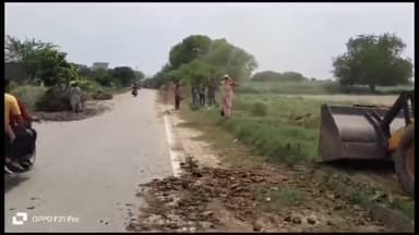 कामां: क्षेत्र में ब्रज चौरासी कोस परिक्रमा मार्ग पर हो रहे अतिक्रमण को हटाने के लिए प्रशासन को हल्के विरोध करना पड़ा सामना