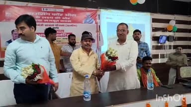 महसी: शिवपुर, महसी व तेजवापुर ब्लॉक मुख्यालय पर लाभार्थियों को आवास की चाबी, प्रमाण पत्र व आयुष्मान कार्ड वितरित किए