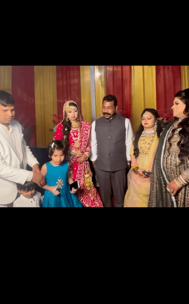 अब हम तनहा नहीं चलते दबा भी साथ चलती है, और अभी ज़िंदा है, माँ मेरी मुझे कुछ नहीं होगा, जब मैं घर से निकलता हूँ, दुआ 🤲 भी साथ चलती है,
#Gulzarsiddiqui