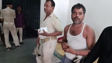 गोपालगंज: हजियापुर मुसहर टोली से शराब के साथ एक युवक गिरफ्तार, नगर थाने की पुलिस ने पूछताछ के बाद भेजा जेल