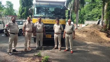 सिंगरौली: नवानगर पुलिस ने अवैध रेत की चोरी करने वाले तीन हाइवा वाहन को विवेकानगर से  किया जब्त