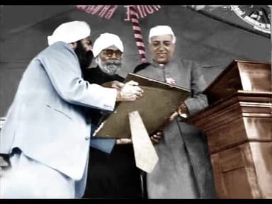 सोचिये कितनी चालबाजी से जवाहरलाल नेहरू भारत के प्रधानमंत्री बने थे।
यहीं है #कांग्रेस_का_असली_चेहरा और #चरित्र﻿