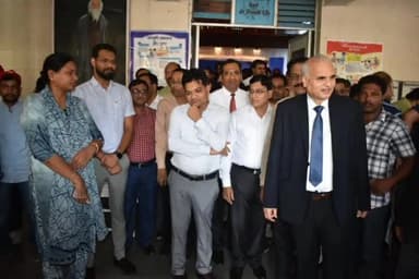 सागर नगर: रविंद्र भवन में आयोजित रक्तदान शिविर में 104 यूनिट रक्त हुआ इकट्ठा, सागर कलेक्टर ने कहा- सभी दानों से बढ़कर रक्तदान होता