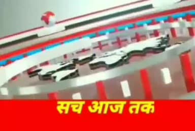 कचहरीचौराहे पर एकगाय गहरीनाली मे गिरकर फंसगई पुलिसके जवानोंने जे.बी.सी.मंगाई नाली तुड़वाकर घंटोमे रेक्यू आपरेशनकर निकाला