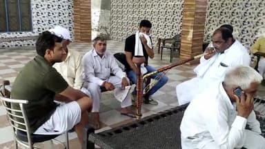 इसराना: किसान भवन इसराना मे अध्यक्ष की अध्यक्षता मे किसानों की हूई बैठक, रविवार को जागरूकता रैली निकालने को लेकर की चर्चा