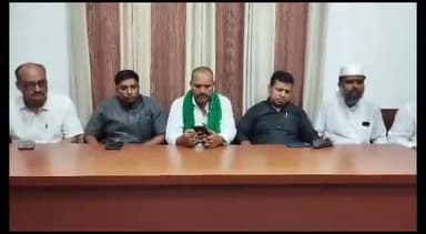 बेगूसराय: सर्किट हाउस में युवा राजद के प्रदेश अध्य्क्ष ने की प्रेसवार्ता, केंद्र सरकार पर साधा निशाना