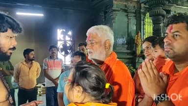 दुर्ग: पूर्व कैबिनेट मंत्री प्रेम प्रकाश पांडे ने सेक्टर 5 स्थित गणेश मंदिर में पूजा-अर्चना के बाद अपनी यात्रा की शुरू