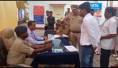 झांसी: डीएम व एसएसपी ने प्रेमनगर व कोतवाली थाने में आयोजित समाधान दिवस में किया प्रतिभाग, सुनी आमजन की समस्याएं