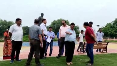 फिरोज़ाबाद: स्मार्ट सिटी फ़िरोज़ाबाद के विकास कार्यों का निरीक्षण करने अटल पार्क पहुंचे नोडल अधिकारी