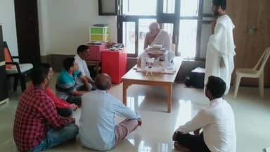 पीरटांड: मधुबन में श्री शिखरजी स्वच्छता समिति के कार्यों से आचार्य प्रभसुरीश्वर जी महाराज को अवगत कराया गया