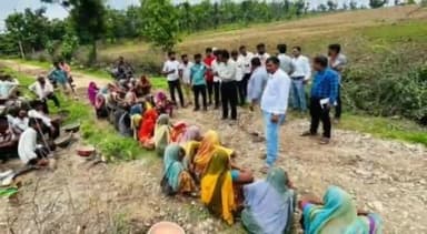 छोटीसादड़ी: पूर्व प्रधान मनोहरलाल आंजना ने कालाकोट में चल रहे नरेगा काम का किया निरीक्षण