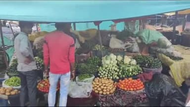 पचोर: टमाटर के बाद अदरक मिर्ची भी पीछे नहीं बढ़ते सब्जी के दामों व्यापारी आमजन ने दी राय पचोर में कांग्रेस नेता ने की मांग