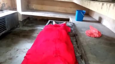 इटावा: सरैया चुंगी के पास पति के साथ दवा लेने जा रही महिला बाइक से गिरकर हुई घायल, जिला अस्पताल में डॉक्टरों ने किया मृत घोषित