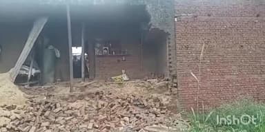 बिसौली: ततारपुर गांव में भारी वर्षा होने के चलते एक पक्का मकान गिरा