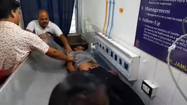 जमुई: टहकार गांव के पास तेज रफ्तार बाइक सवार युवक ने पेड़ में मारा ठोंकर स्थिति गंभीर अस्पताल में भर्ती