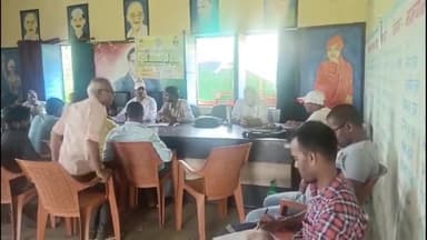 कटकमदाग: प्रधानमंत्री सूक्ष्म खाद उद्योग उन्नयन योजना का लाभ दिलाने को लेकर खपरियावां पंचायत सचिवालय में लगाया गया कैंप