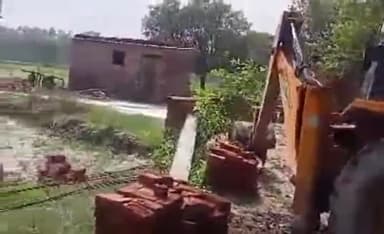 रायबरेली: भवन का पुरवा मजरे मनहेरू में बिना सूचना व नोटिस के लेखपाल ने गिरवा दी पीड़ित की दीवार, डीएम से लगाई गई न्याय की गुहार