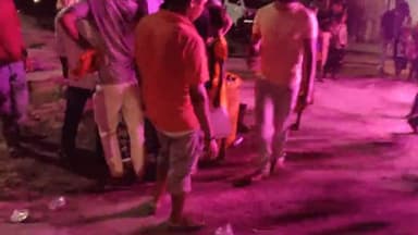 9.7.2023 सावन माह में प्रत्येक सोमवारी को बाबा विश्वनाथ जाने वाले भक्तों को सेवा में नींबू पानी शरबत मानसरोवर तालाब