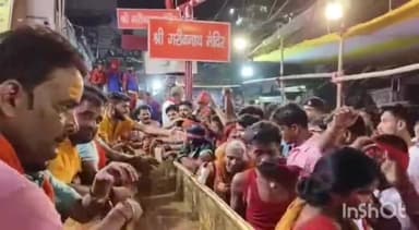 मुशहरी: गरीब नाथ मंदिर में उमड़ी श्रद्धालुओं की भीड़, अरघा के जरिए भोले बाबा को चढ़ाया जल