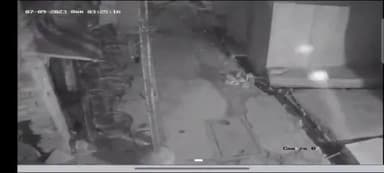 ग्वालियर गिर्द: जहांगीर कटरा इलाके में बदमाशों ने व्यापारी के घर किया पथराव और फायरिंग, घटना का सीसीटीवी फुटेज आया सामने