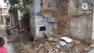 रियां बड़ी: पादुकला में तेज बारिश के कारण एक मकान हुआ धराशाई