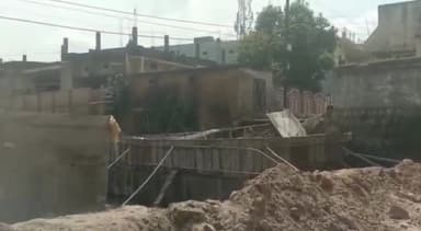 सरई: गहिलगढ में पुलिया के टूटने से आवागमन हुआ बाधित, लोग हो रहे परेशान