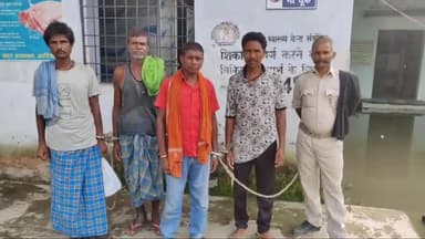 अररिया: उत्पाद विभाग की टीम ने शराब पीने के मामले में अलग-अलग स्थानों से 4 लोगों को किया गिरफ्तार, न्यायालय में किया गया पेश