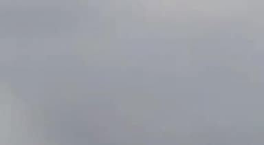 कानपुर: कोहना के भैरव घाट से जान जोखिम में डालकर बिजली के खंभे पर चढ़कर गंगा में छलांग लगा रहे युवा, वीडियो हुआ वायरल