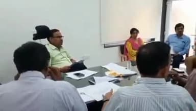 आमेर: जलदाय मंत्री महेश जोशी ने सचिवालय में अधिकारियों की ली बैठक