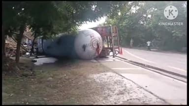 प्रतापगढ़: प्रतापगढ़ टैंकर से गैस रिसाव की आशंका पर 20 घरों को आनन-फानन में कराया खाली हाईवे पर वाहनों का आवागमन कराया बंद