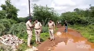 ग्वालियर गिर्द: ज़िला कलेक्ट्रेट पहाडिया के पास झाड़ियों में एक युवक का अधजले हालत में मिला शव, पुलिस ने आरोपी को किया गिरफ्तार