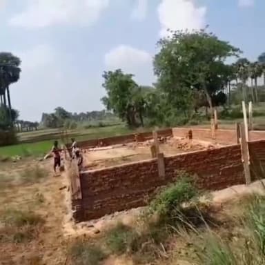 करपी: परियारी पंचायत के पांचू बीघा गांव में WPU भवन का निर्माण कार्य हुआ प्रारंभ