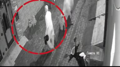 हिसार: संत नगर में गली से गुजर रहे बुजुर्ग को गाय ने सींगो से उठाकर पटका,घटना CCTV में कैद,