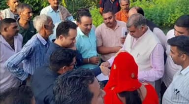 खुंडियां: विधायक संजय रतन ने अधिकारियों के साथ किया चंगर क्षेत्र के विकास कार्यों का दौरा, दिए आवश्यक दिशा निर्देश