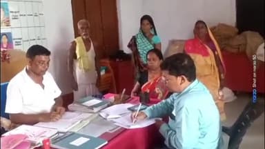 करपी: प्राथमिक विद्यालय गुलाब सिंह इंग्लिश का मध्यान्ह भोजन साधनसेवी करपी ने किया औचक निरीक्षण