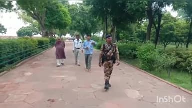 आगरा: कांग्रेस के दिग्गज नेता मणिशंकर अय्यर ने किया ताज का दीदार