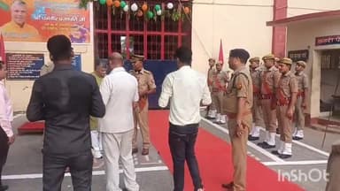 आगरा: आगरा में कारागार व  होमगार्ड मंत्री ने वृद्ग आश्रम व कैदियों को खाना खिलाकर60 वाँ  जन्मदिन बड़े धूमधाम से मनाया