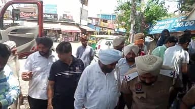 ਖਰੜ: ਕੁਰਾਲੀ 'ਚ ਬੰਦ ਪਏ ਸੀਵਰੇਜ ਖੋਲ੍ਹਣ ਲਈ ਪ੍ਰਸ਼ਾਸਨ ਨੇ ਮੋਹਾਲੀ ਤੋਂ ਬੁਲਾਏ ਸਿਵਰਮੈਨ, ਫਿਰ ਵੀ ਨਹੀਂ ਹੋਇਆ ਸਮੱਸਿਆ ਦਾ ਹੱਲ