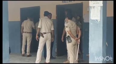 मुशहरी: गोबरसही स्थित रीत लाल सुरदीप यादव इंटर कॉलेज में परीक्षार्थियों ने किया जमकर हंगामा